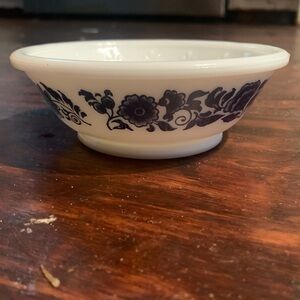 1970 Avon bowl milk glass